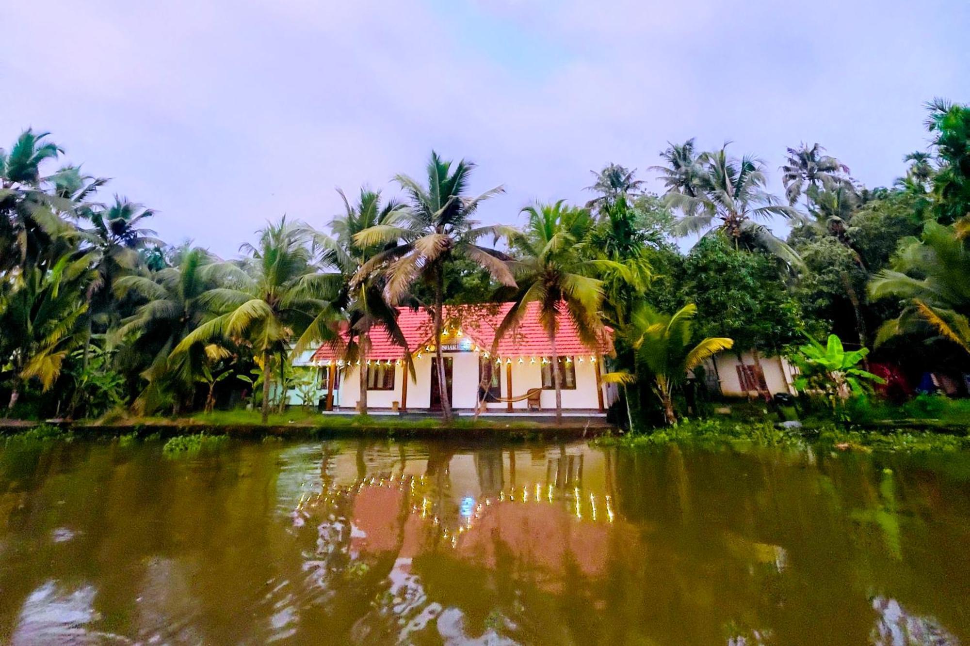 Apartmán Tulsi Kayal Retreat Champakulam Exteriér fotografie