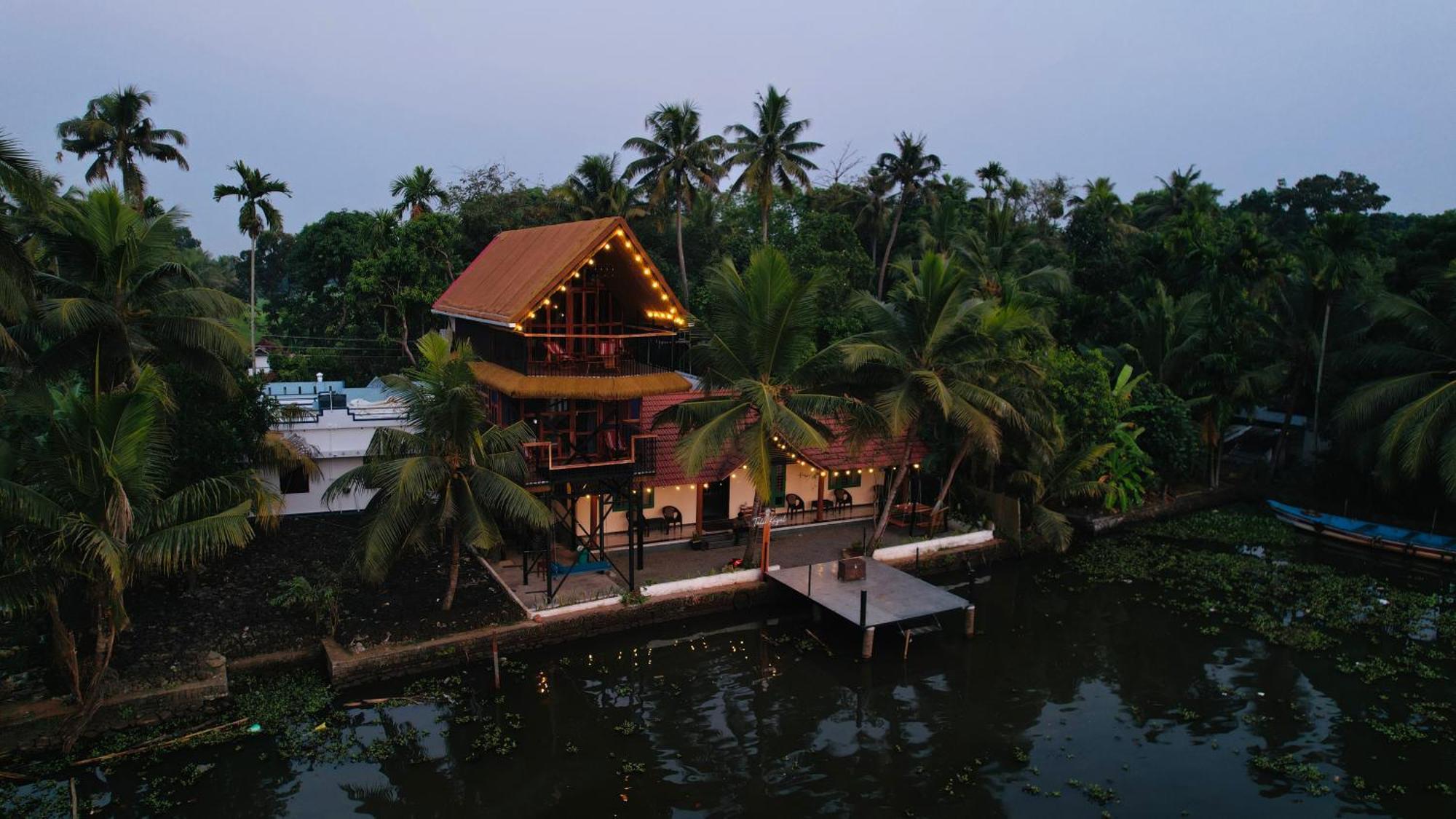 Apartmán Tulsi Kayal Retreat Champakulam Exteriér fotografie