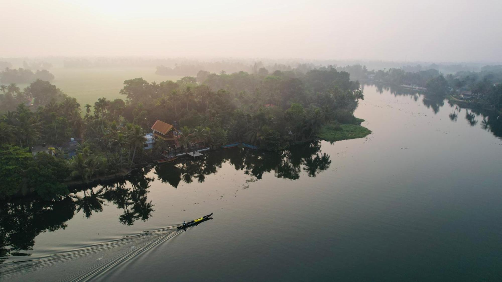 Apartmán Tulsi Kayal Retreat Champakulam Exteriér fotografie