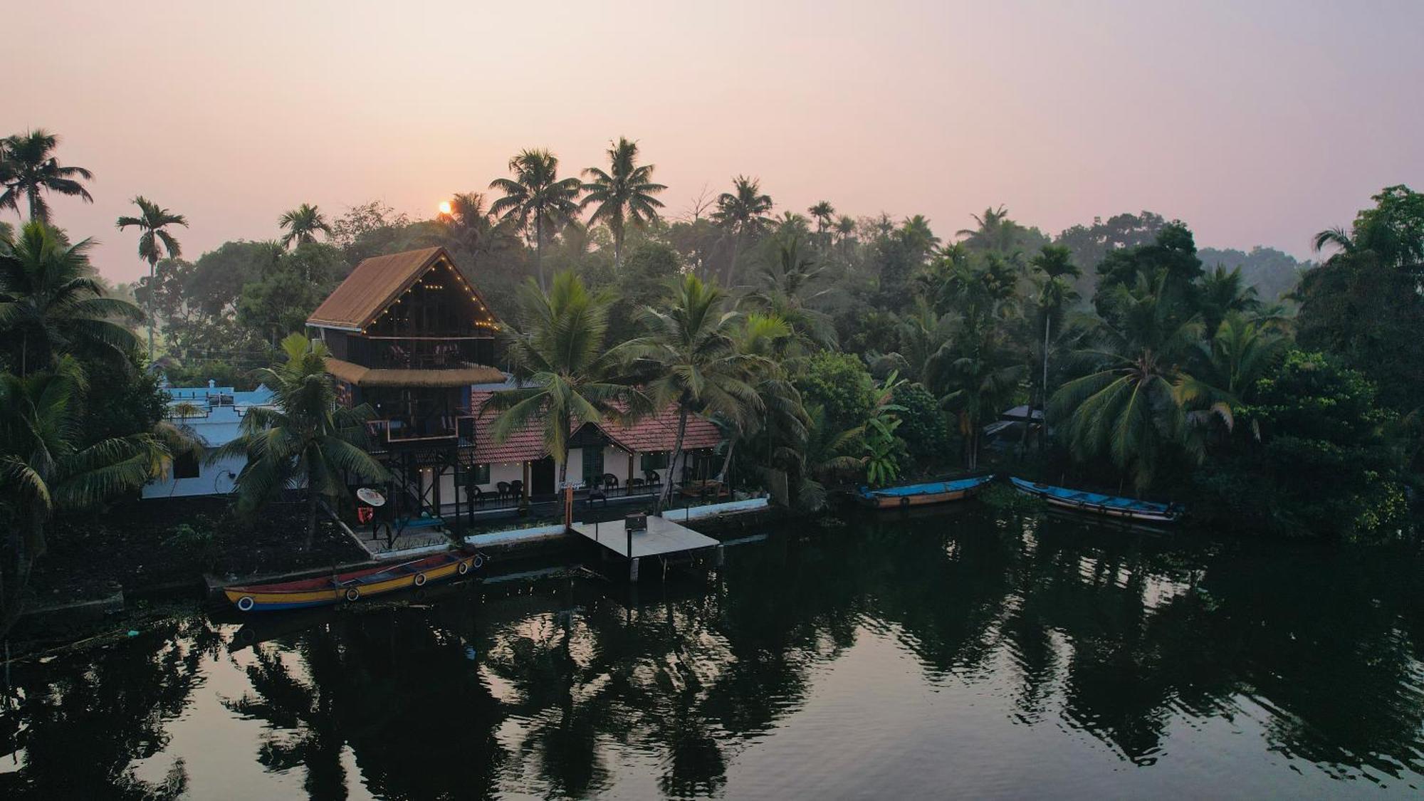 Apartmán Tulsi Kayal Retreat Champakulam Exteriér fotografie