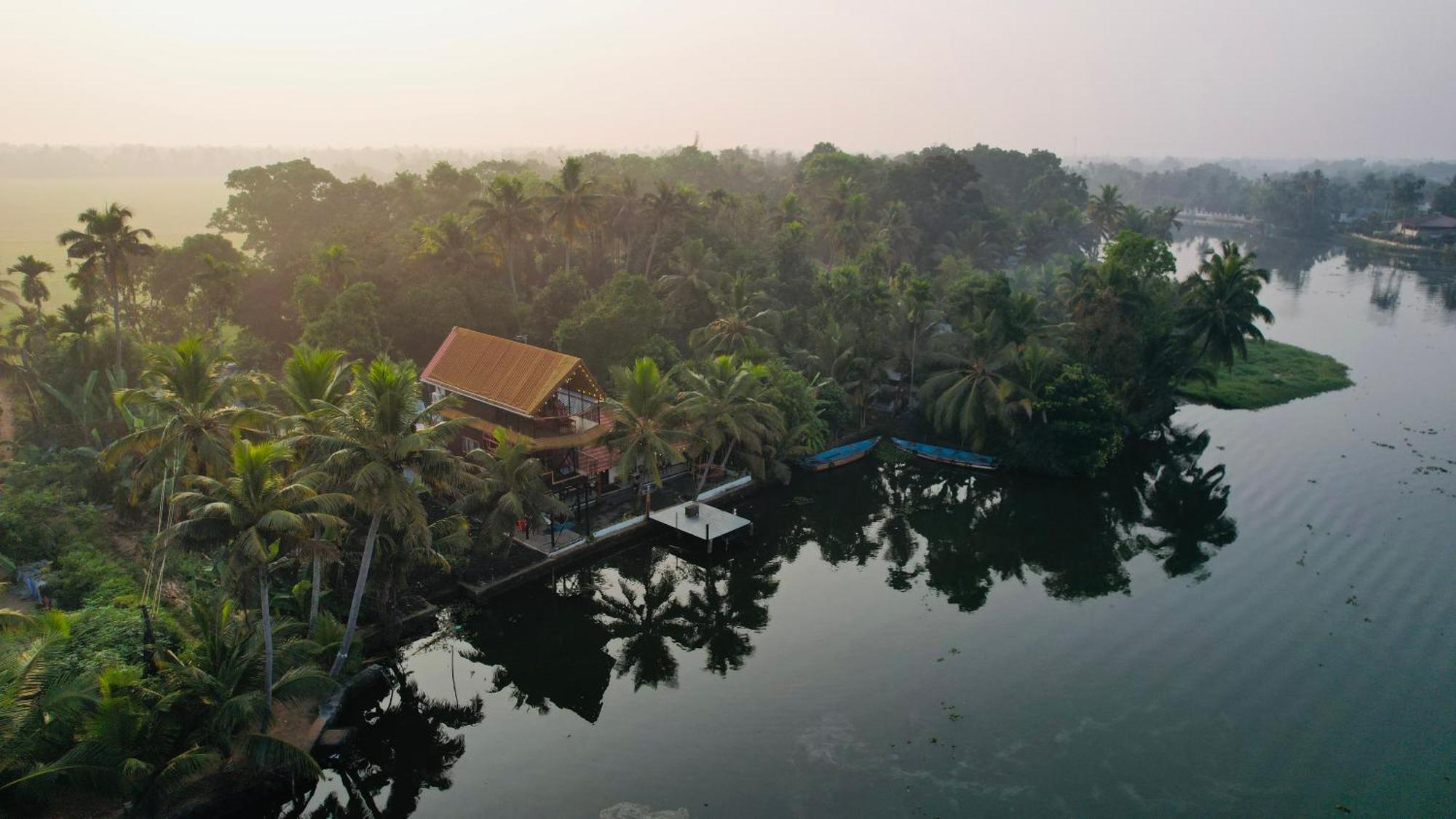 Apartmán Tulsi Kayal Retreat Champakulam Exteriér fotografie