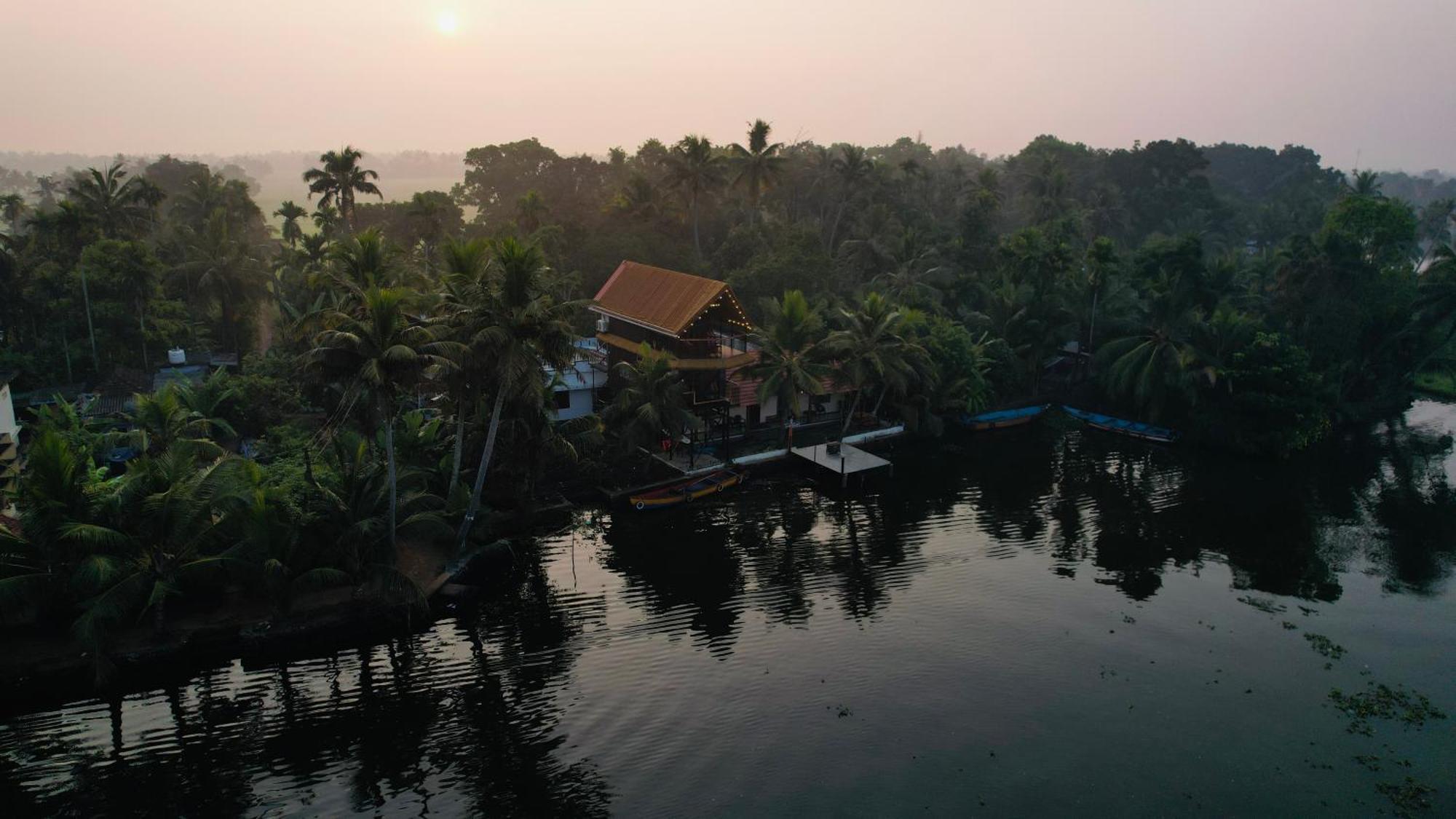 Apartmán Tulsi Kayal Retreat Champakulam Exteriér fotografie