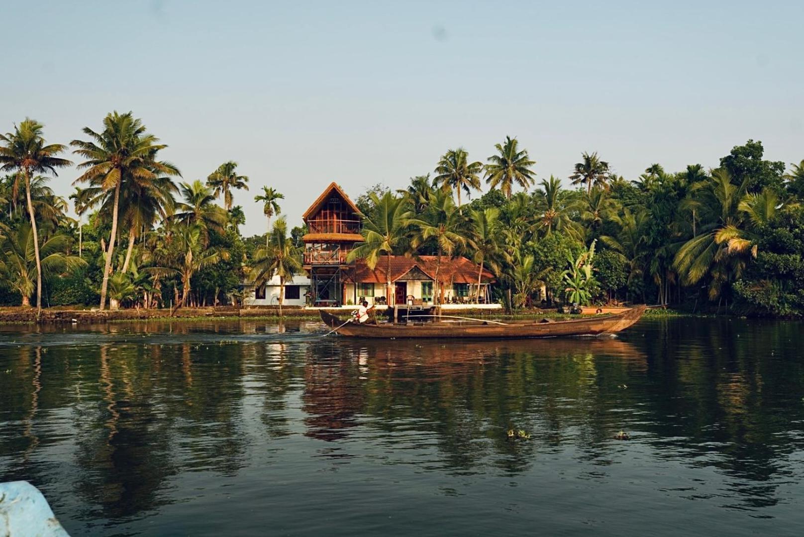 Apartmán Tulsi Kayal Retreat Champakulam Exteriér fotografie