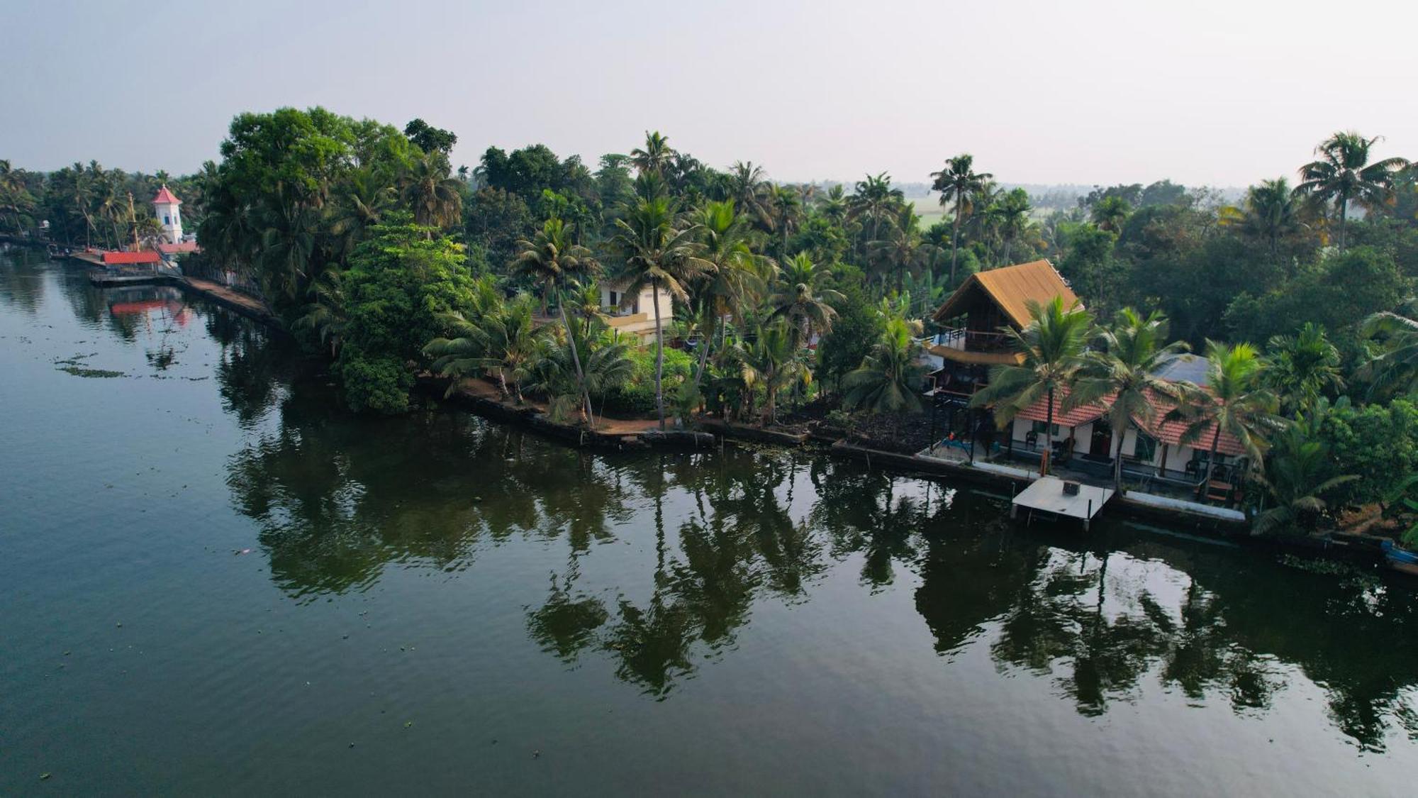 Apartmán Tulsi Kayal Retreat Champakulam Exteriér fotografie