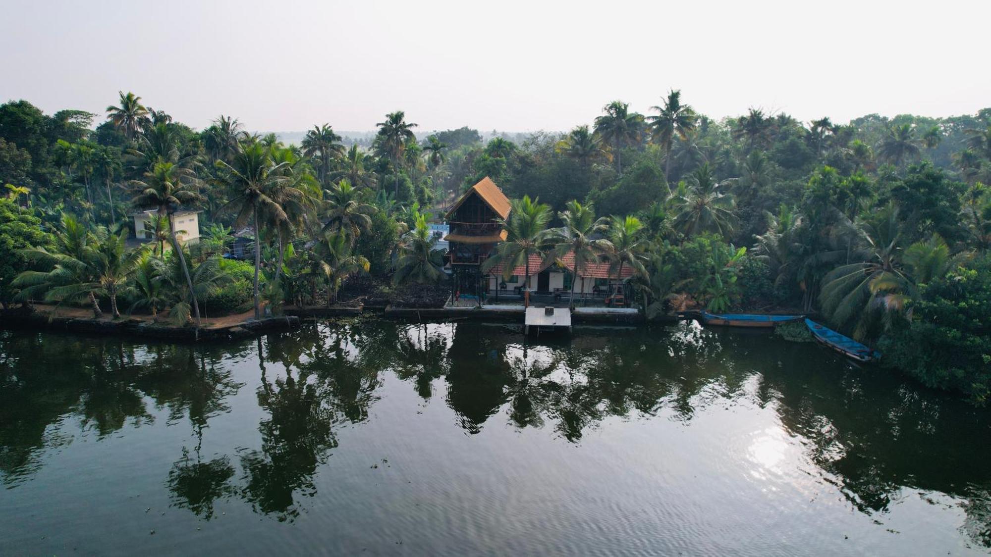 Apartmán Tulsi Kayal Retreat Champakulam Exteriér fotografie